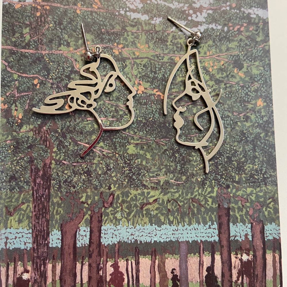 💕LAST ONE Silver Beauty Asymmetrical Earrings - Picture 3 of 8